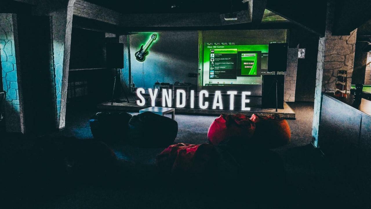 Syndicate, Готельно-Розважальний Комплекс 切尔卡瑟 外观 照片